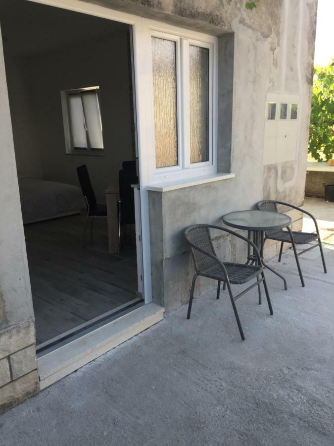 Apartment Goreta Trogir Exterior photo